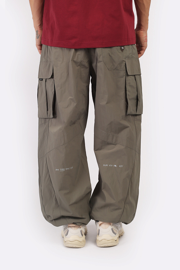 Мужские брюки KRAKATAU Rm176-52 (Rm176-52-елово-сер) - фото 4 картинки