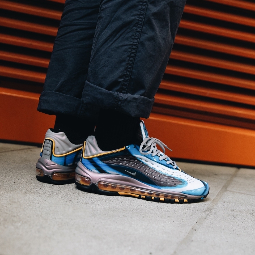 Nike air max deluxe hotsell all white