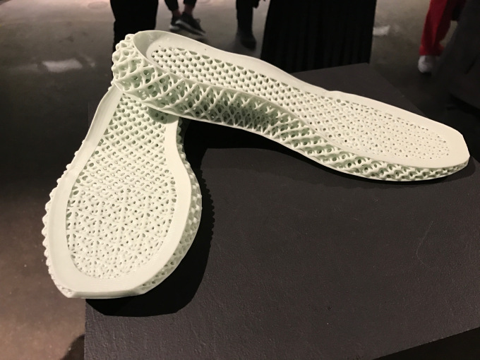 Как и почему adidas печатает кроссовки на 3D-принтере. История линейки  adidas 4D - Статьи блога интернет магазина Sneakerhead