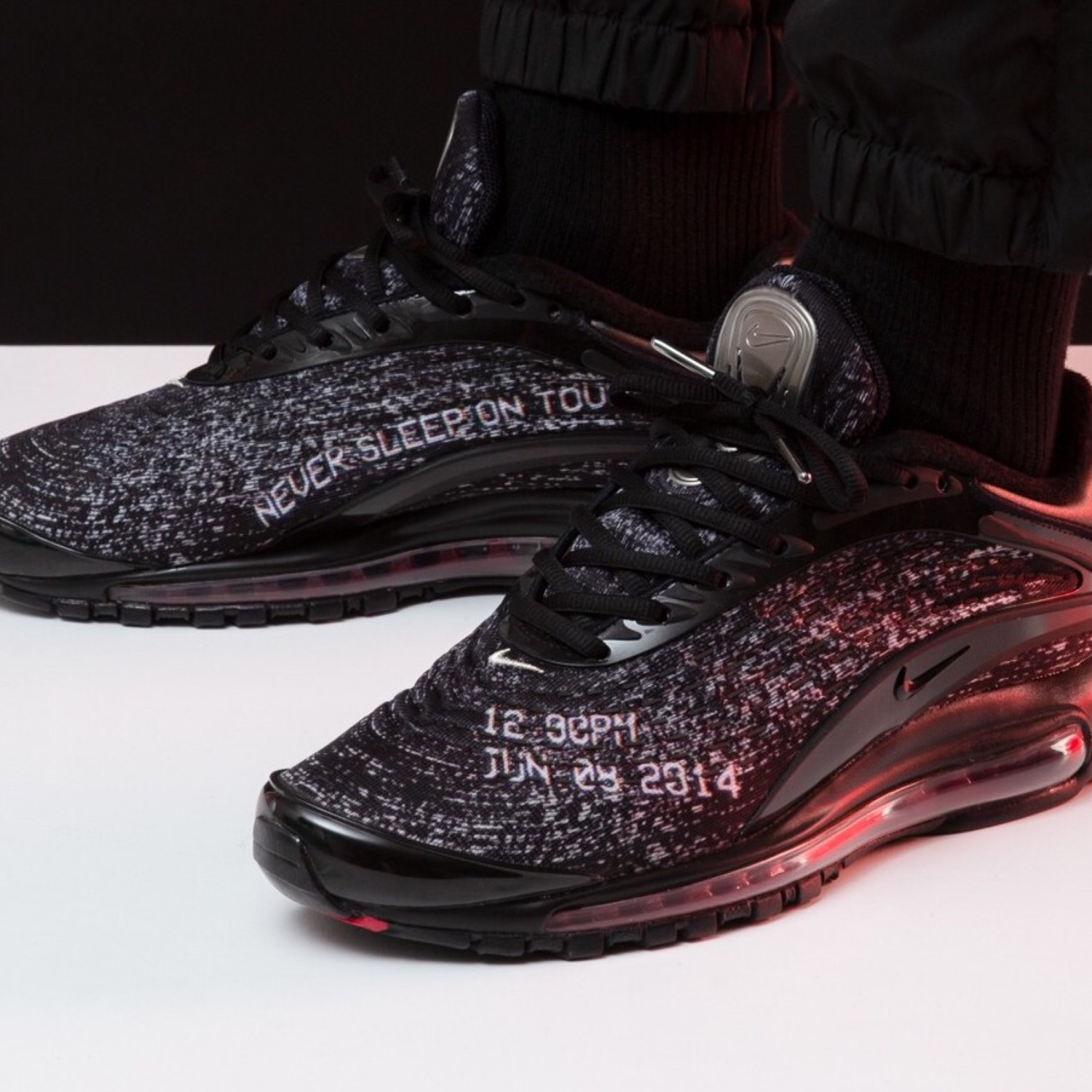 Nike skepta. Nike Air Max Deluxe x Skepta. Nike Air Max Skepta. Nike Air Max x Skepta. Nike Skepta Deluxe.