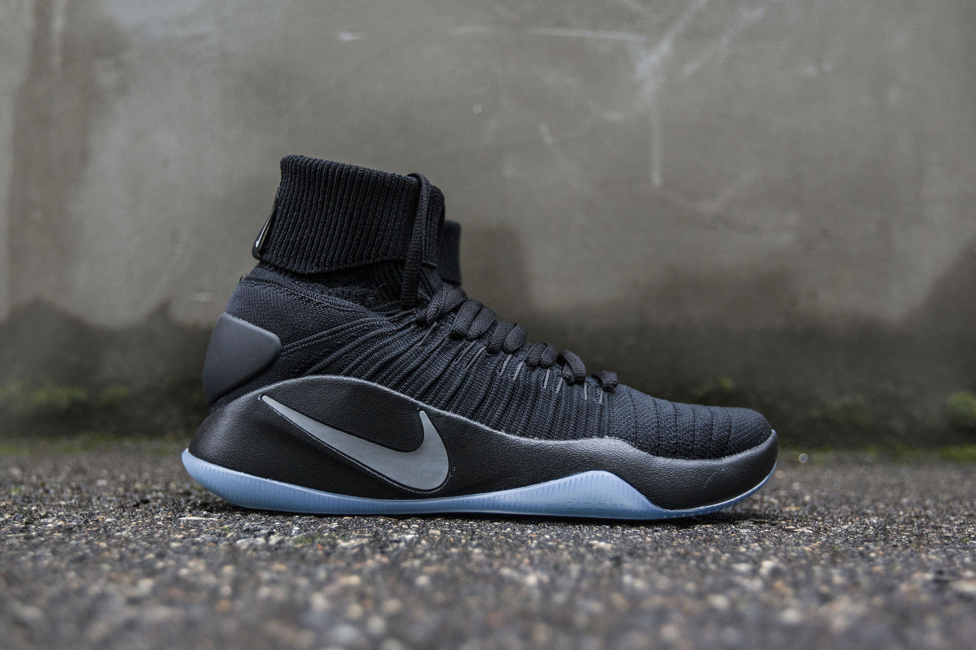 Nike hyperdunk hotsell 2016 all black