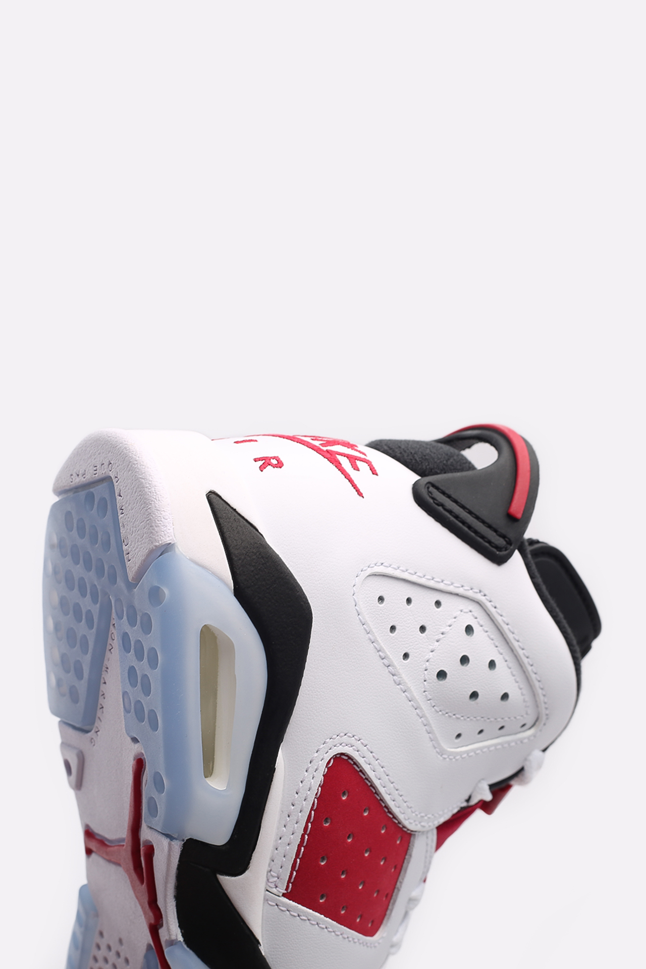 ÐÑÐ¿Ð¸ÑÑ Ð±ÐµÐ»ÑÐµ Ð¶ÐµÐ½ÑÐºÐ¸Ðµ ÐºÑÐ¾ÑÑÐ¾Ð²ÐºÐ¸ 6 Retro (GS) Ð¾Ñ Jordan (384665-106) Ð¿Ð¾ ÑÐµÐ½Ðµ ÑÑÐ±Ð»ÐµÐ¹