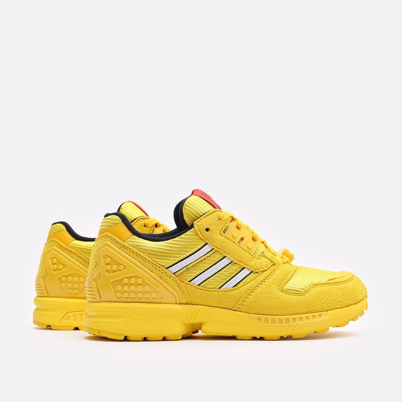 Желтые кроссовки адидас. Adidas кроссовки ZX 8000. Адидас zx8000 бежевые. Адидас ориджинал кроссовки желтые.