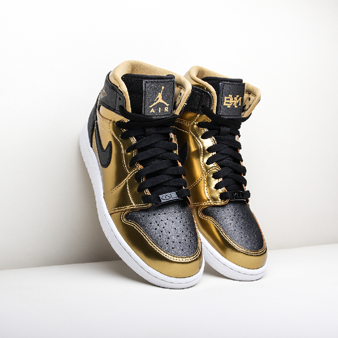 Jordan 1 Gold