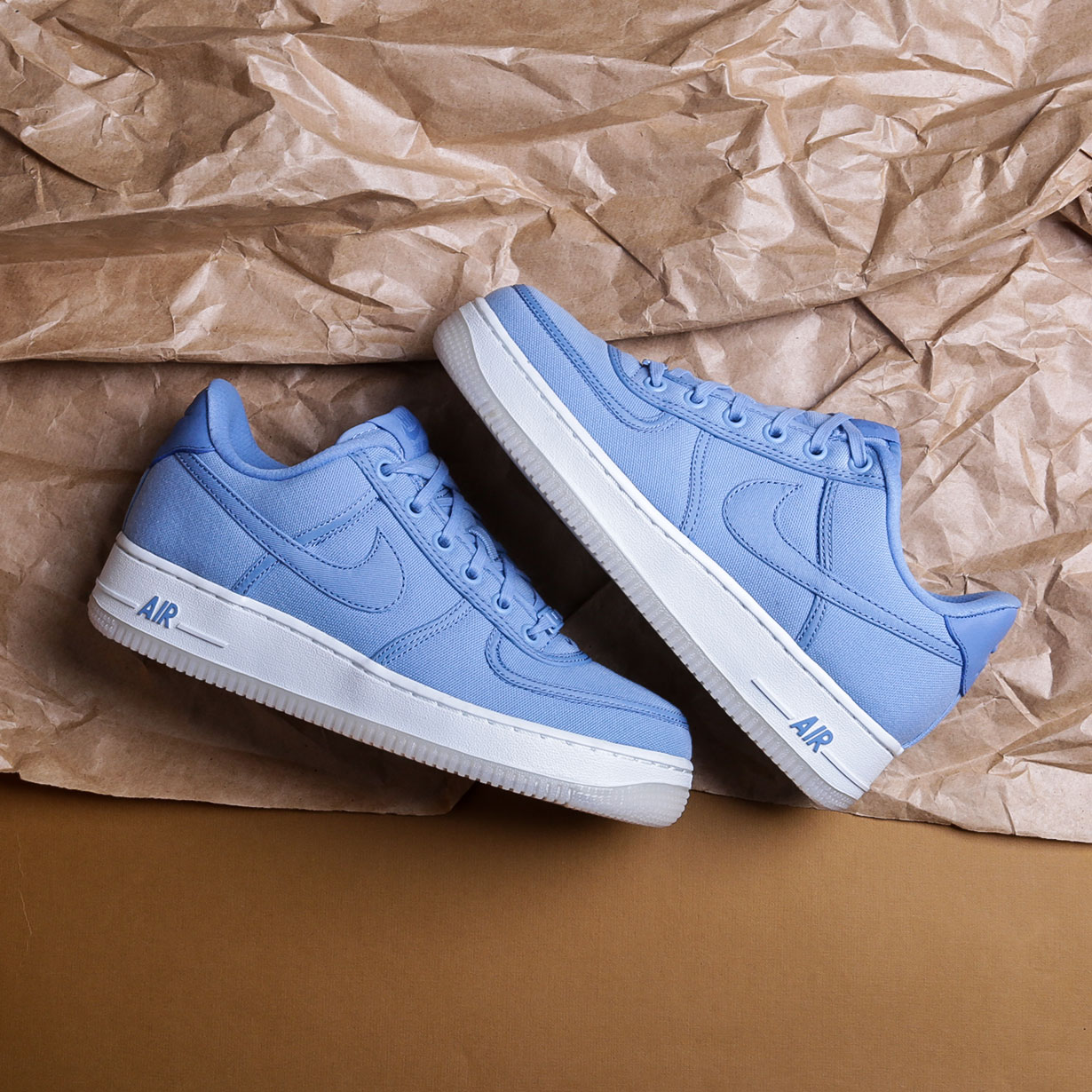 Кроссовки Nike Air Force 1 Low Retro QS CNVS