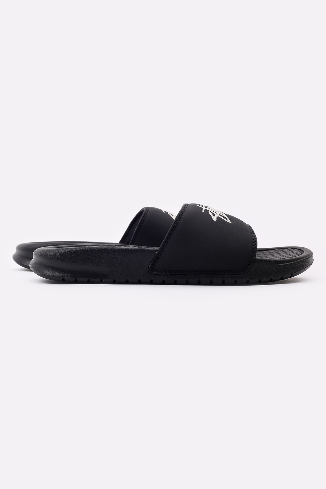 nike benassi x stussy price