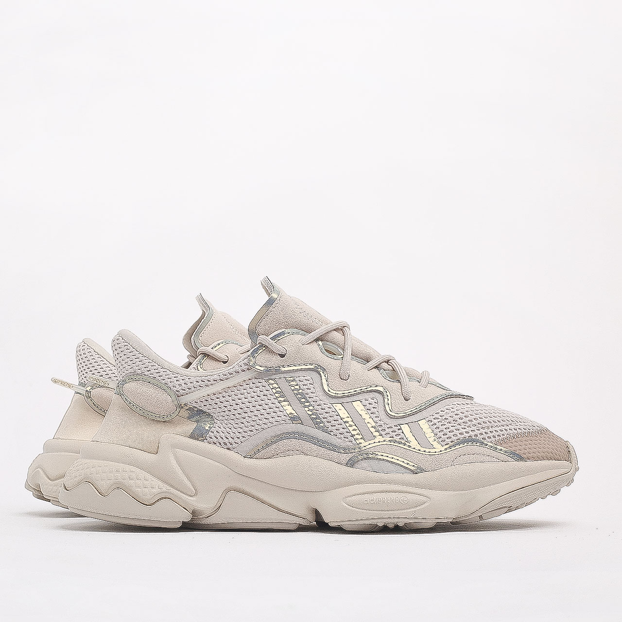 Купить бежевые мужские кроссовки Ozweego от adidas Originals (FV9655) по цене 9990 рублей