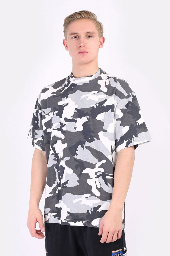 Мужская футболка Nike Solo Swoosh Camo T-Shirt (DN1260-133)