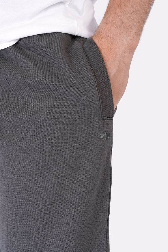 Мужские шорты Alpha Industries Essential French Terry Short (MBE55001C1-charcoal) - фото 8 картинки