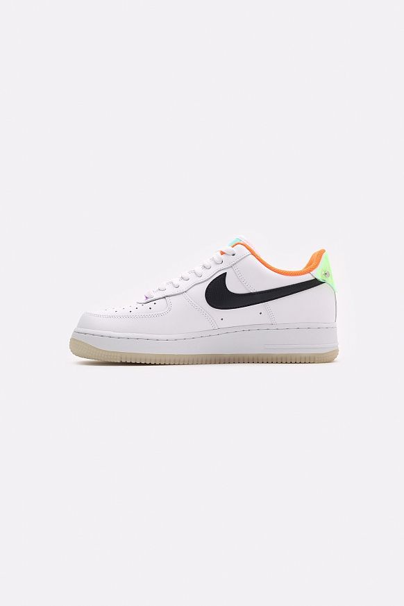 Мужские кроссовки Nike Air Force 1 '07 LE (DO2333-101) - фото 3 картинки