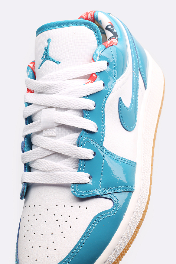 Женские кроссовки Jordan 1 Low SE (GS) (DM0589-400) - фото 2 картинки