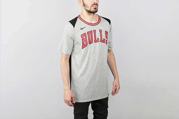Мужская футболка Nike NBA Chicago Bulls Fan Dri-Fit Tee (860286-063) - фото 3 картинки