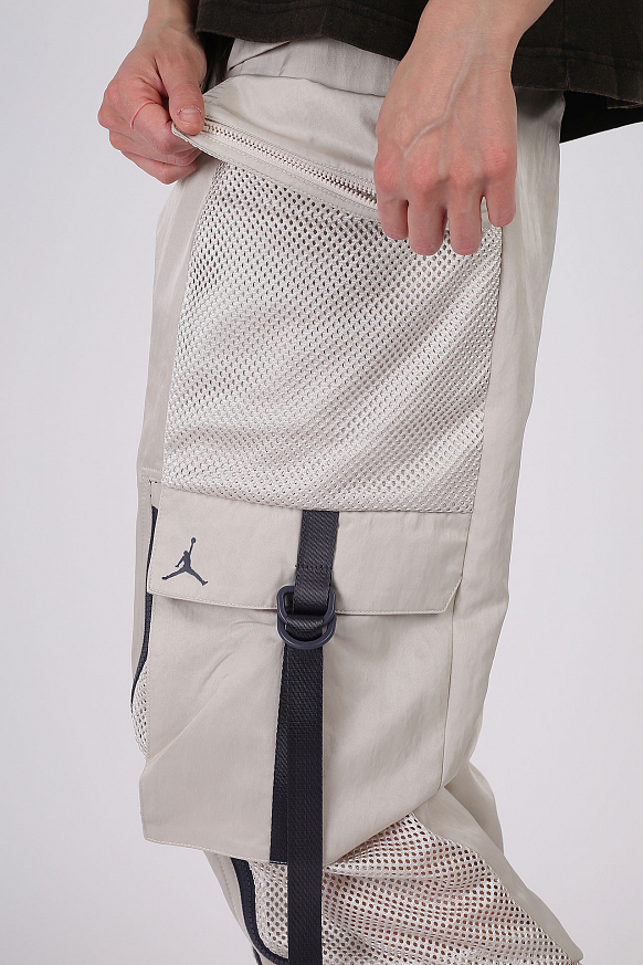 Женские брюки Jordan Utility (CU4072-104) - фото 4 картинки