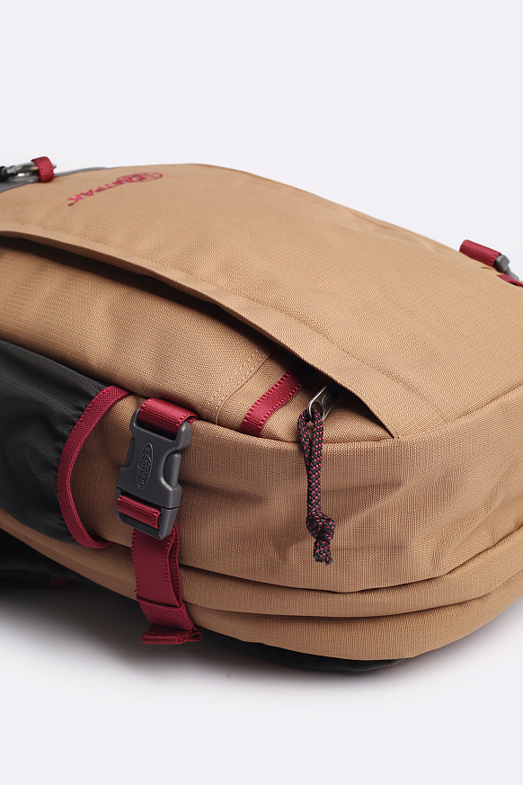 Рюкзак Eastpak Out Safepack 21L (Out Brown) - фото 6 картинки