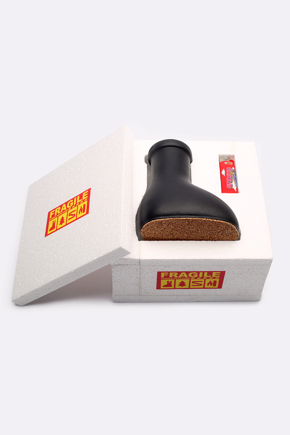 Аромасвеча с зажигалкой Sneakerhead Candle And Lighter (Bigblackbootny)
