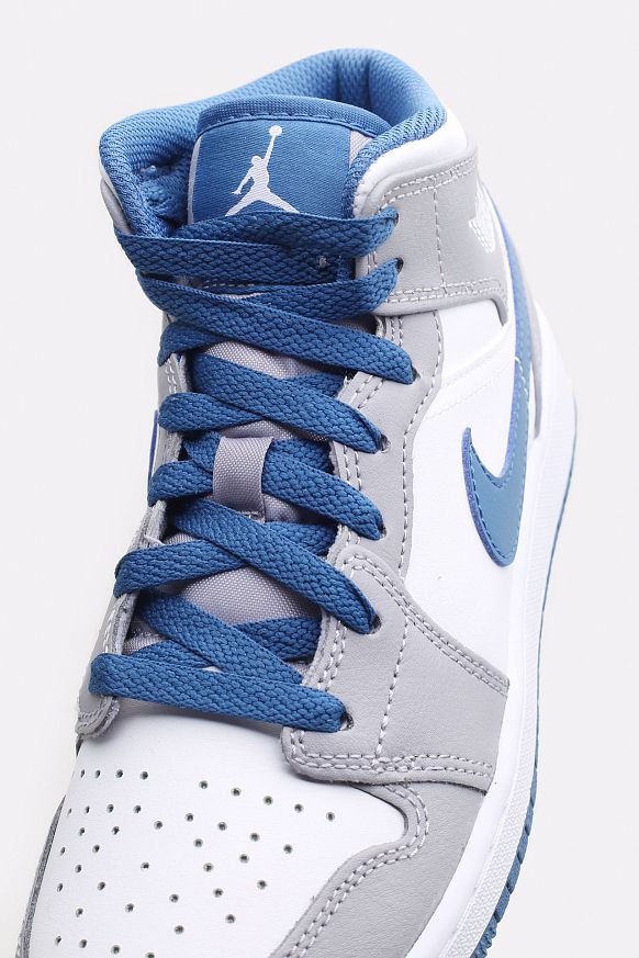 Женские кроссовки Jordan 1 Mid SE (GS) (DQ8423-014*) - фото 2 картинки