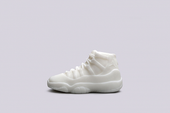 Свеча What The Shape Jordan 11 (J11-white)