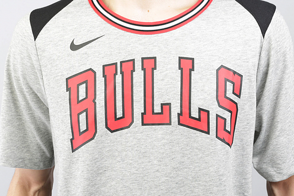 Мужская футболка Nike NBA Chicago Bulls Fan Dri-Fit Tee (860286-063) - фото 2 картинки