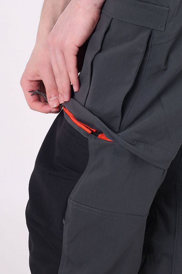 Мужские брюки Nike ACG Smith Summit Cargo Pant (CV0655-070) - фото 8 картинки