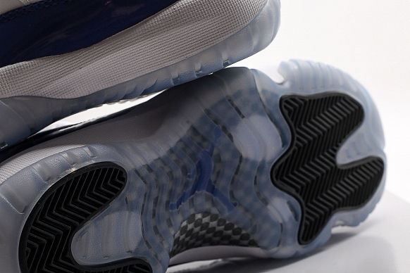 Женские кроссовки Jordan WMNS 11 Retro Low (AH7860-100) - фото 9 картинки