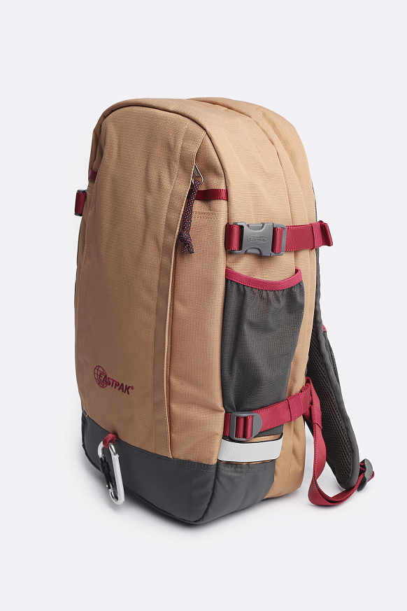 Рюкзак Eastpak Out Safepack 21L (Out Brown) - фото 3 картинки