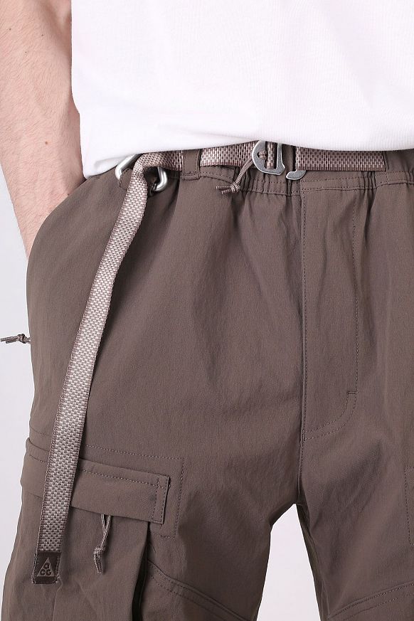 Мужские брюки Nike ACG Smith Summit Cargo Trousers (CV0655-004) - фото 2 картинки