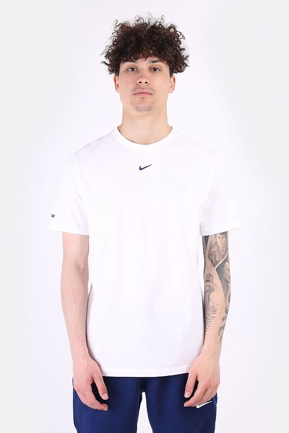 Мужская футболка Nike x Drake NOCTA Cardinal Stock Tee Shirt (DJ5948-100) - фото 3 картинки
