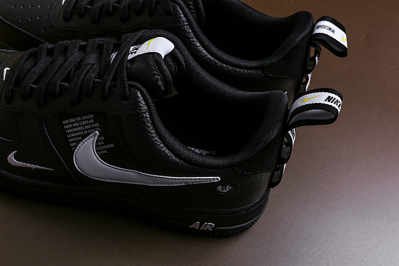 Мужские кроссовки Nike Air Force 1 `07 LV8 Utility (AJ7747-001) - фото 3 картинки