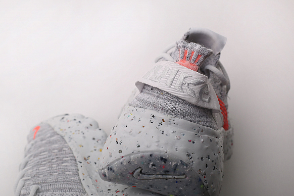 Женские кроссовки Nike WMNS Space Hippie 04 (CD3476-100) - фото 3 картинки