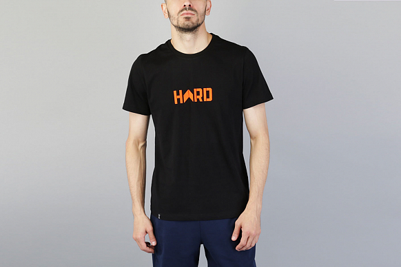 Мужская футболка Hard Лого (hard-black-tee)