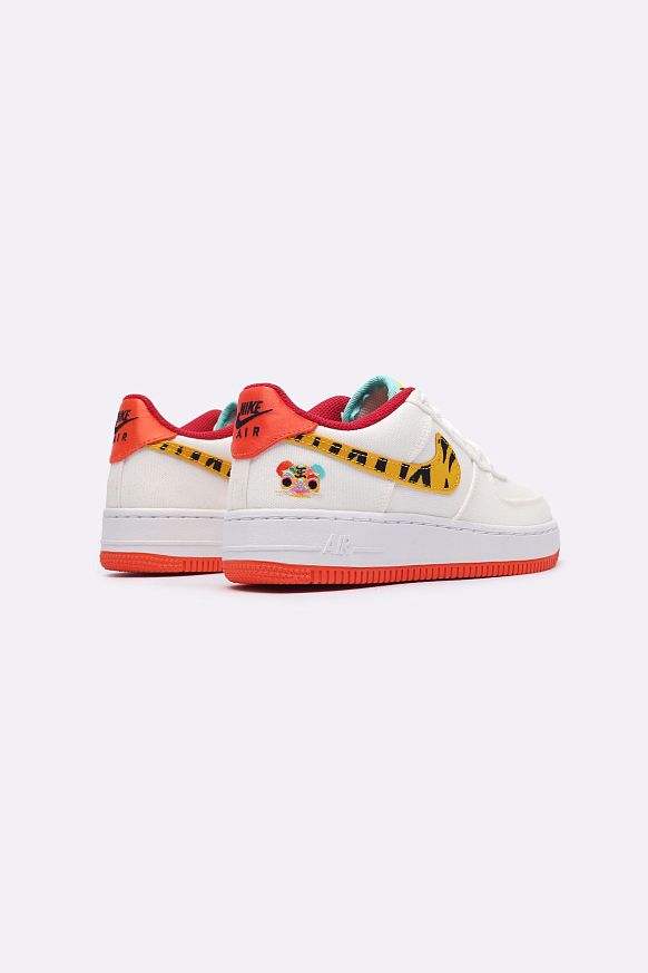 Женские кроссовки Nike Air Force 1 LV8 (GS) (DQ4502-171) - фото 6 картинки