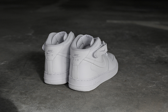 Женские кроссовки Nike WMNS Air Force 1 Mid '07 LE (366731-100) - фото 3 картинки