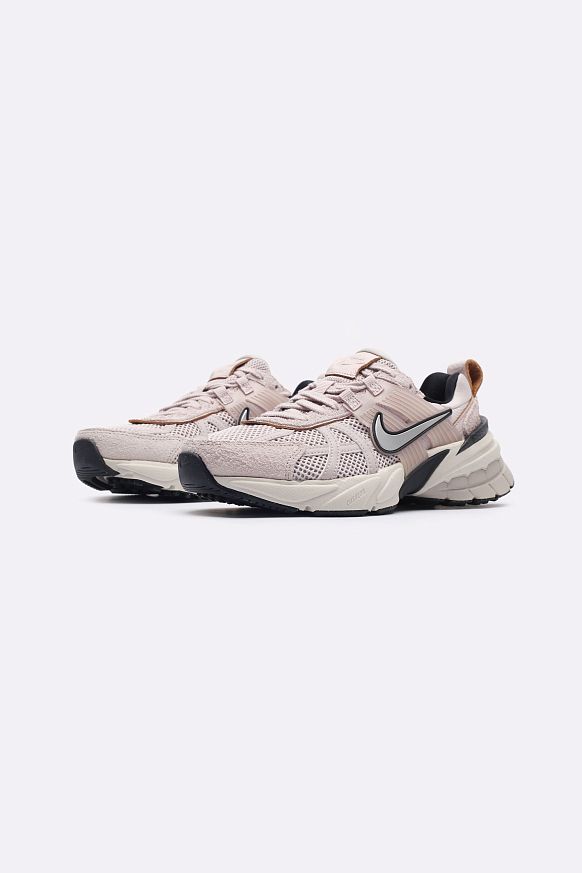 Женские кроссовки Nike WMNS V2K Run (FN6703-001) - фото 3 картинки