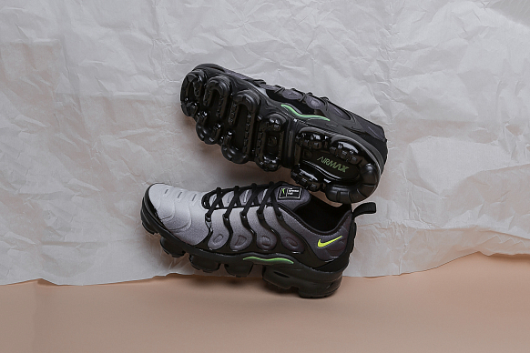 Мужские кроссовки Nike Air Vapormax Plus (924453-009)