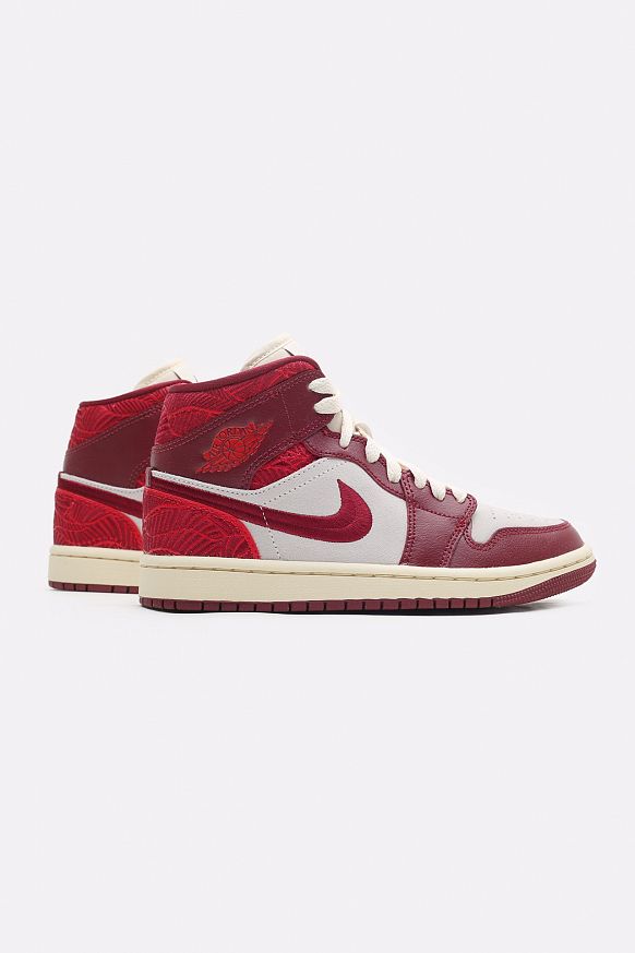 Женские кроссовки Jordan WMNS 1 Mid SE (DZ2820-601)