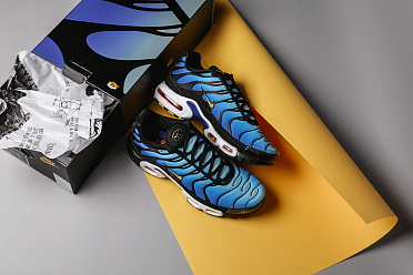 Air max plus og hyper blue footlocker best sale