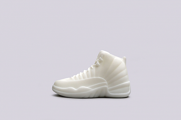Свеча What The Shape Jordan 12 (J12-white) - фото 3 картинки