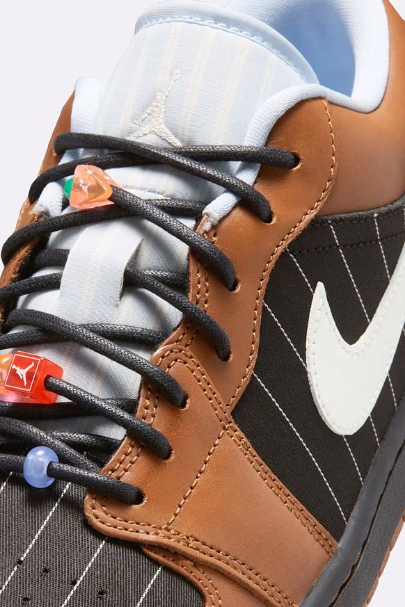 Мужские кроссовки Jordan 1 Low SE (IR7560-010) - фото 2 картинки