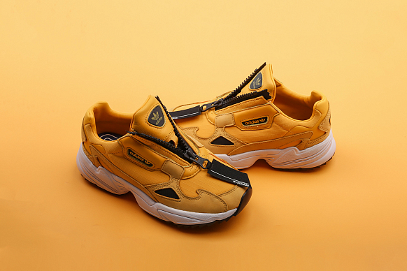 Женские кроссовки adidas Originals Falcon Zip W (EE5113)