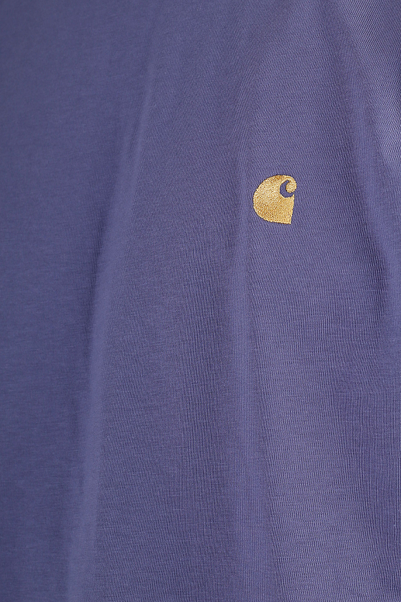 Мужская футболка Carhartt WIP S/S Chasw T-Shirt (I026391-cold viola/gold) - фото 2 картинки
