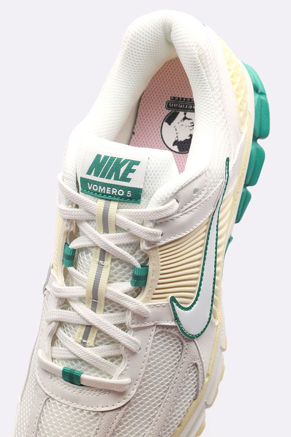 Мужские кроссовки Nike Zoom Vomero 5 NBHD (FN8361-100) - фото 2 картинки