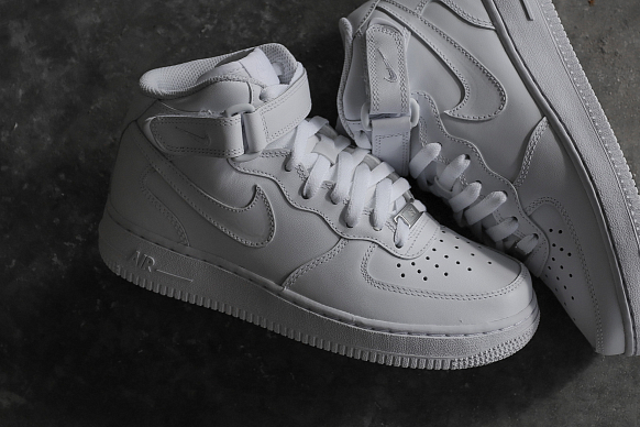 Женские кроссовки Nike WMNS Air Force 1 Mid '07 LE (366731-100) - фото 4 картинки