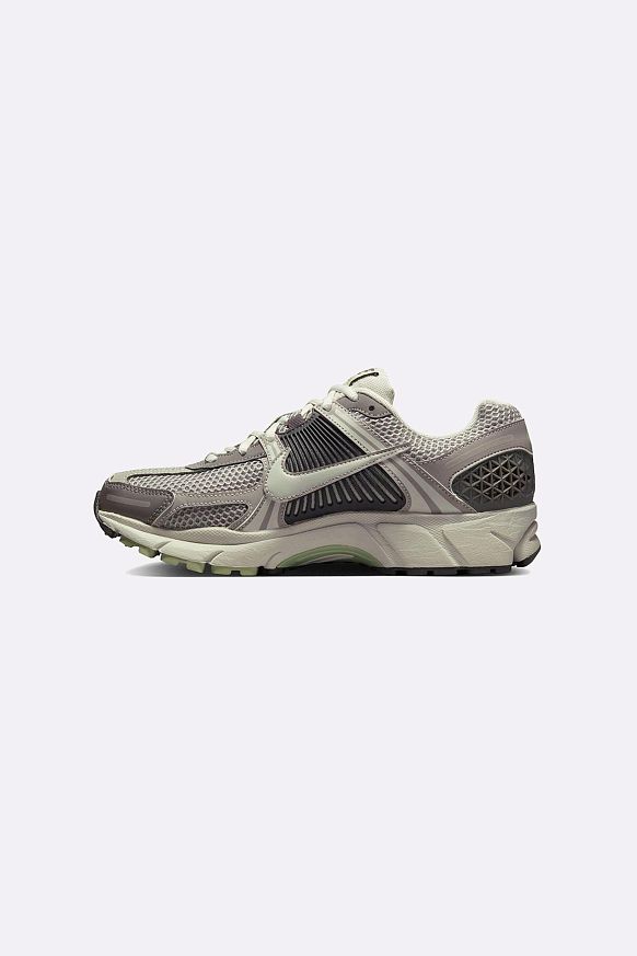 Мужские кроссовки Nike Air Zoom Vomero 5 (FB8825-001) - фото 2 картинки