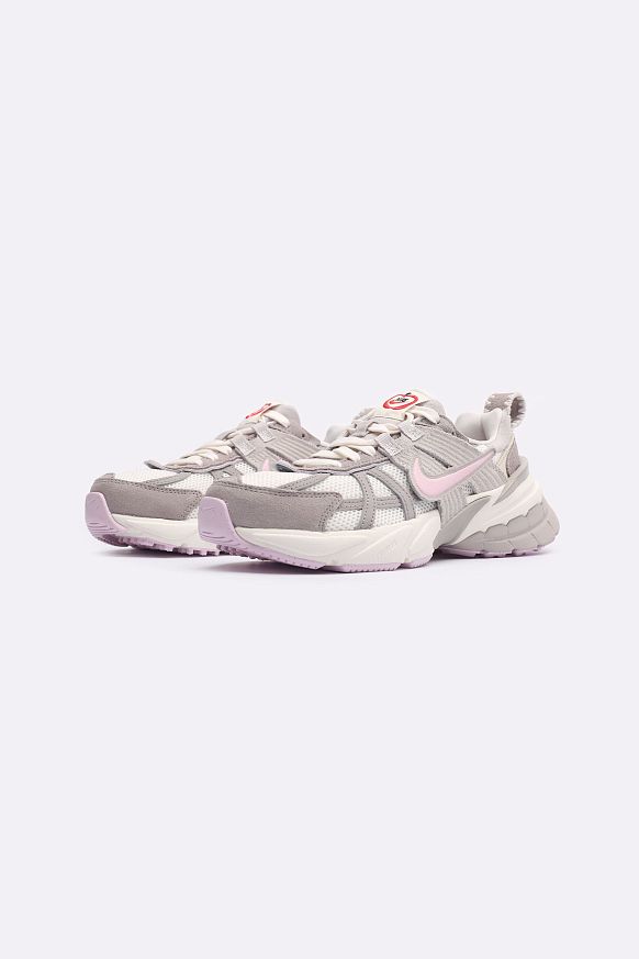 Женские кроссовки Nike WMNS V2K Run (HV5997-161) - фото 4 картинки