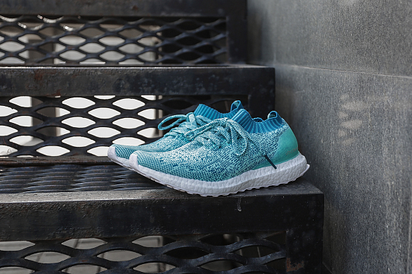Женские кроссовки adidas Originals Ultraboost Uncaged (S80781) - фото 4 картинки