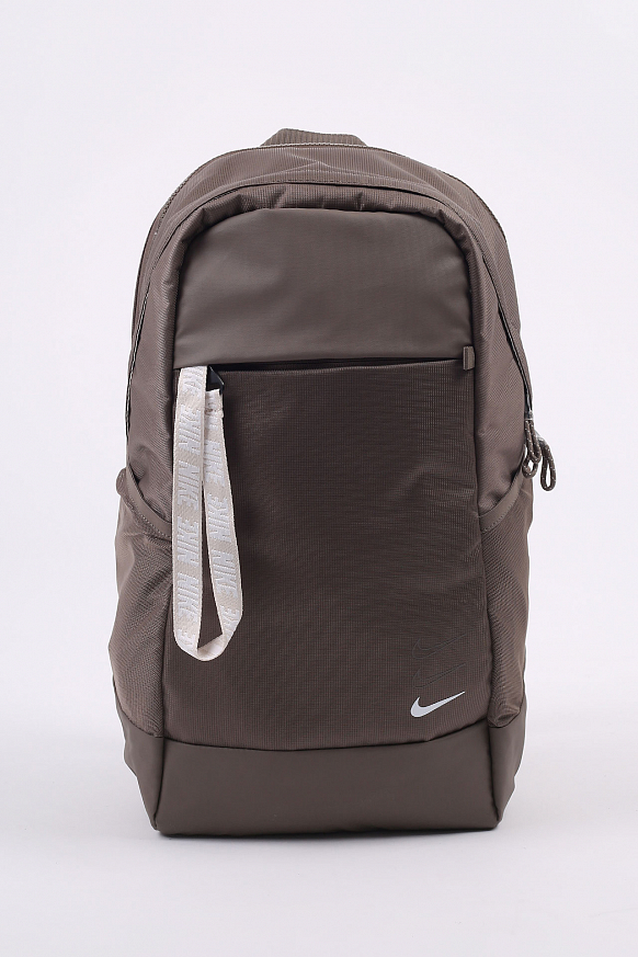 Рюкзак Nike Essentials Backpack (BA6143-040) - фото 2 картинки