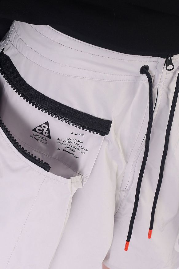 Женские шорты Nike ACG Short (AJ0986-092) - фото 3 картинки
