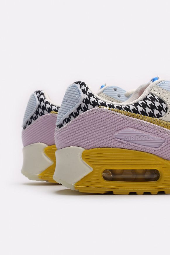 Женские кроссовки Nike WMNS Air Max 90 (DM8075-100) - фото 2 картинки