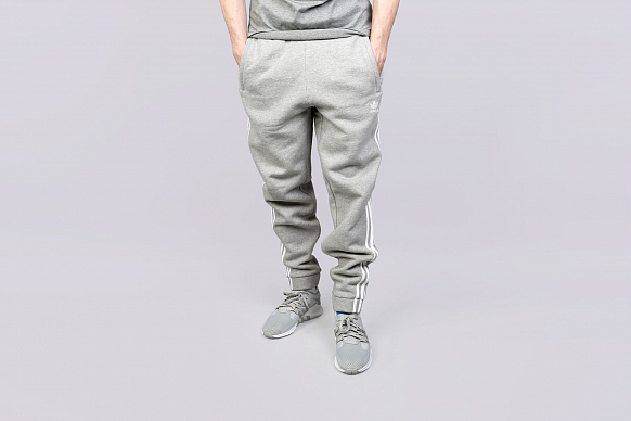 Мужские брюки adidas Originals 3-Stripes Pants (CY4569) - фото 2 картинки