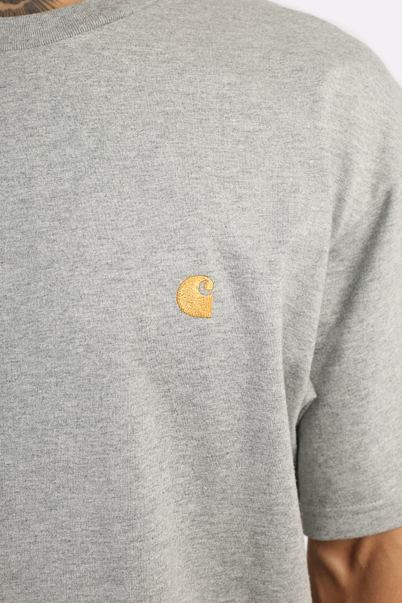 Мужская футболка Carhartt WIP S/S Chase T-Shirt (I026391-grey/gold) - фото 5 картинки